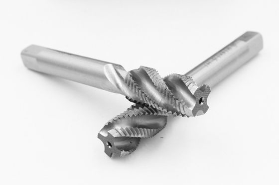 ভালো দাম 3 ফ্লুট মেশিন ট্যাপ উজ্জ্বল M12x1 0 ট্যাপ স্পাইরাল ফ্লুটেড ট্যাপ সলিড কার্বাইড অভ্যন্তরীণ শীতল অনলাইনে